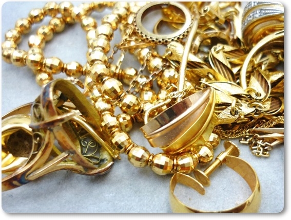 ������E���É��s�ō��z����E��������Ȃ�R�R�������I